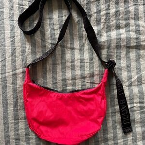 Baggu Crescent Bag in Candy Apple